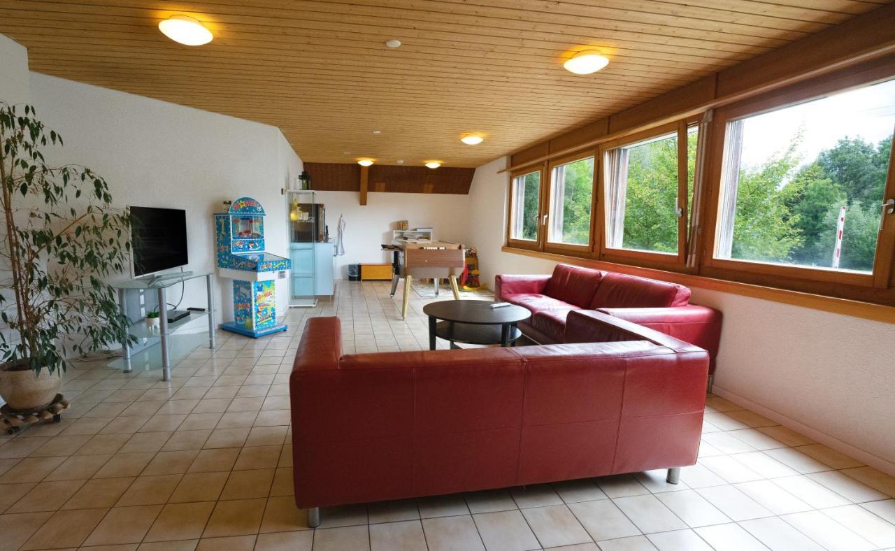 Delemont Youth Hostel Экстерьер фото