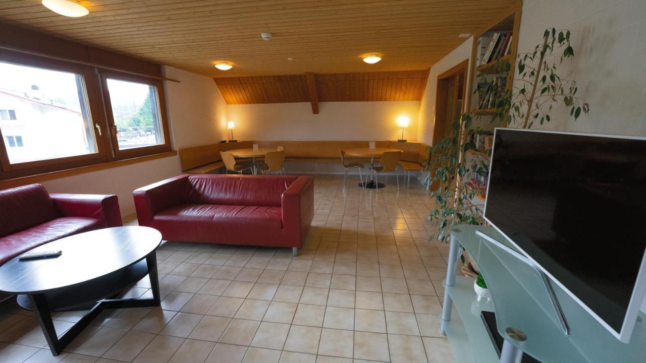 Delemont Youth Hostel Экстерьер фото