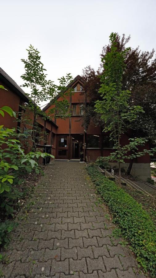 Delemont Youth Hostel Экстерьер фото