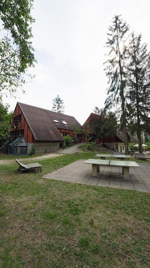 Delemont Youth Hostel Экстерьер фото