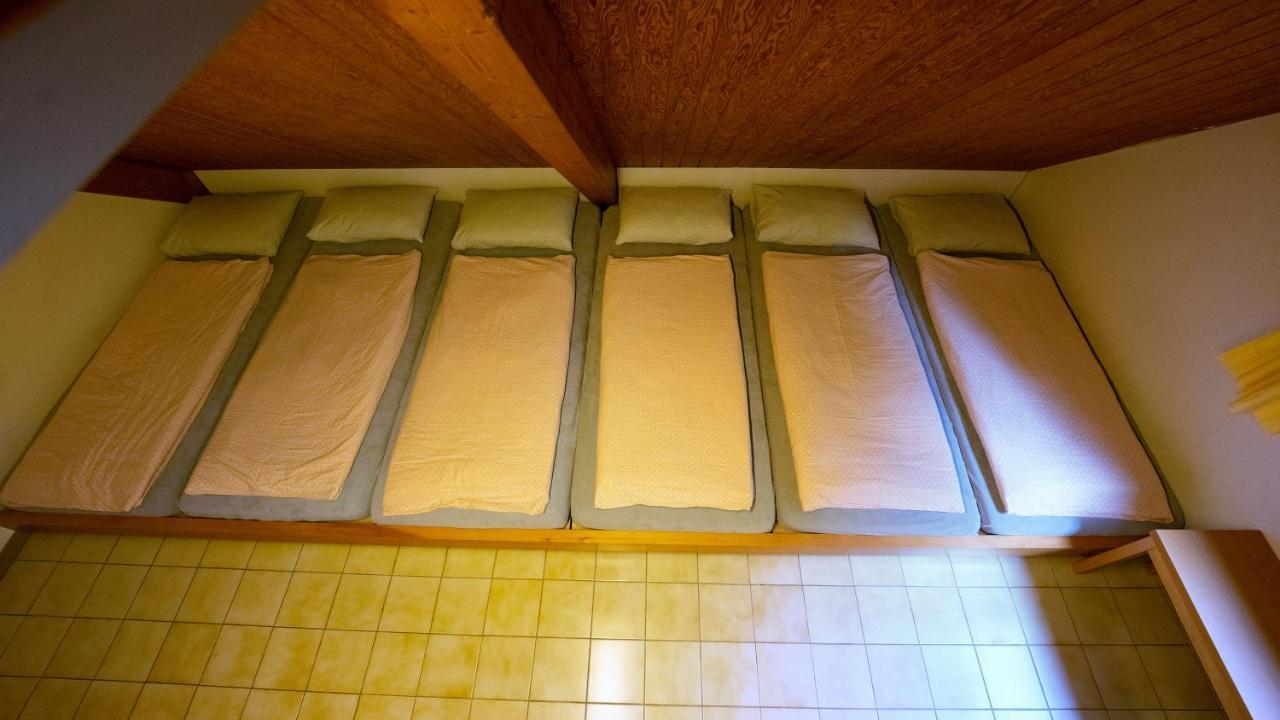 Delemont Youth Hostel Экстерьер фото