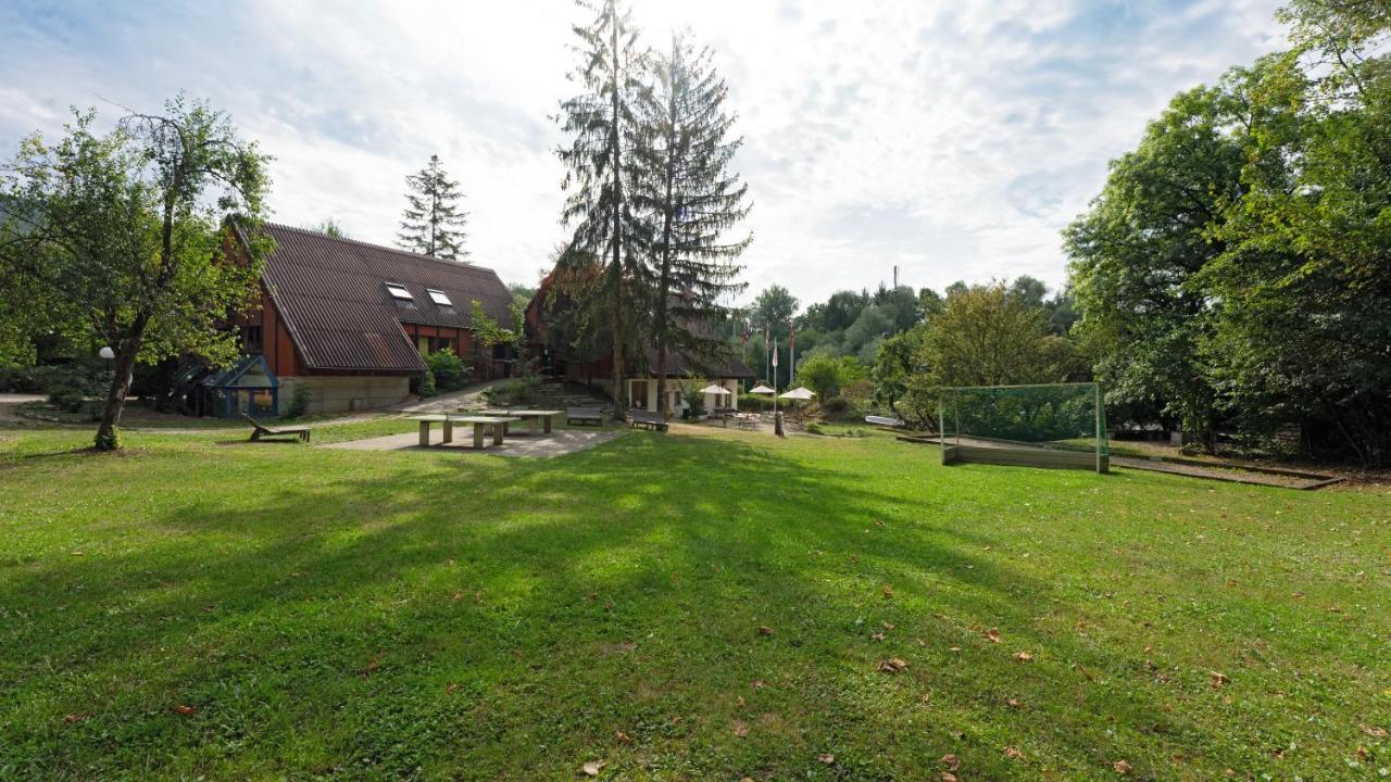 Delemont Youth Hostel Экстерьер фото
