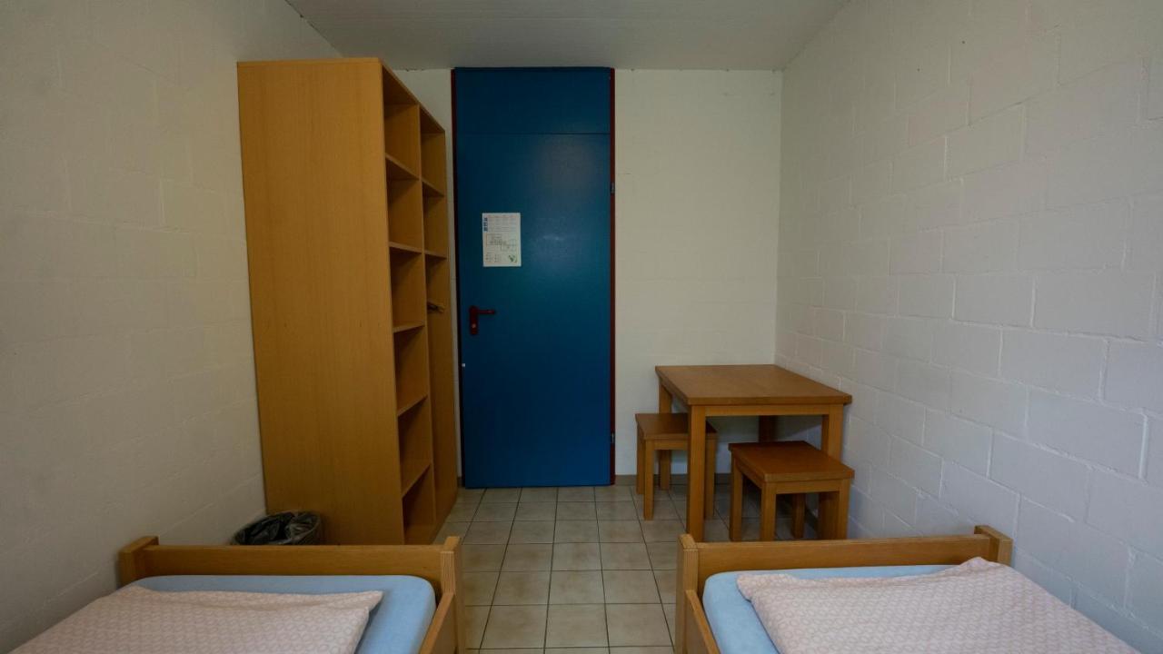 Delemont Youth Hostel Экстерьер фото