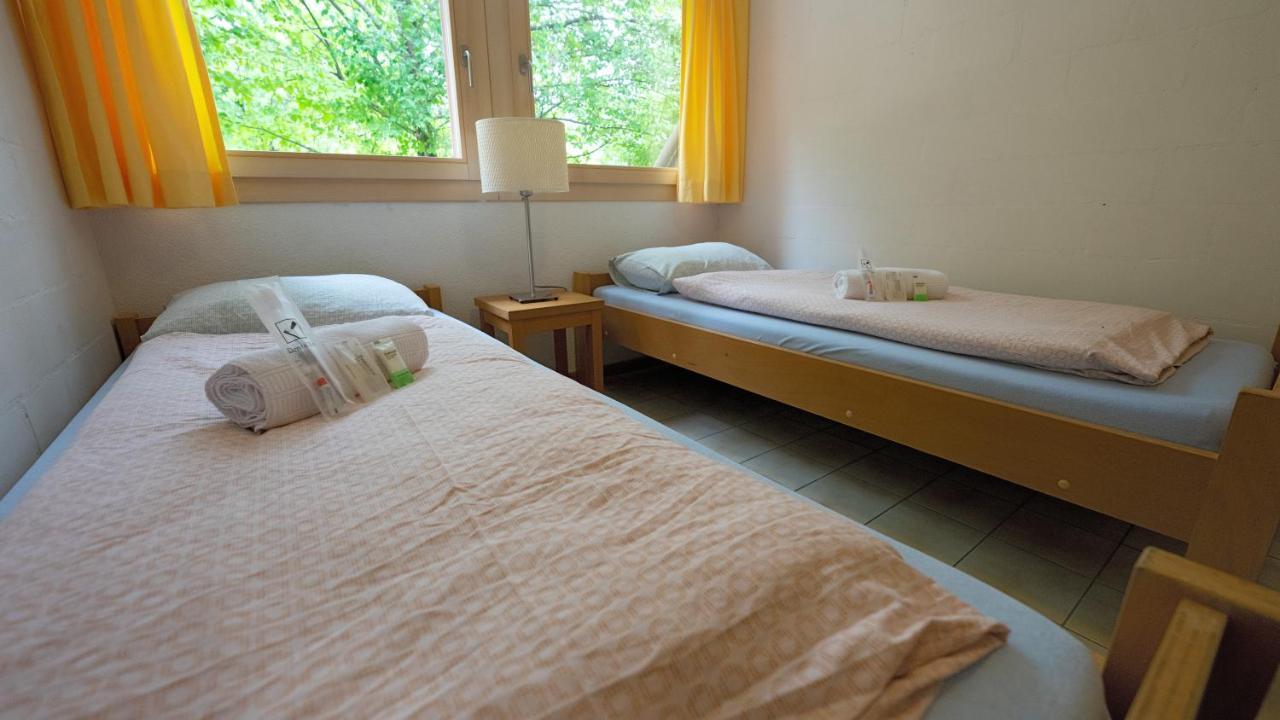 Delemont Youth Hostel Экстерьер фото