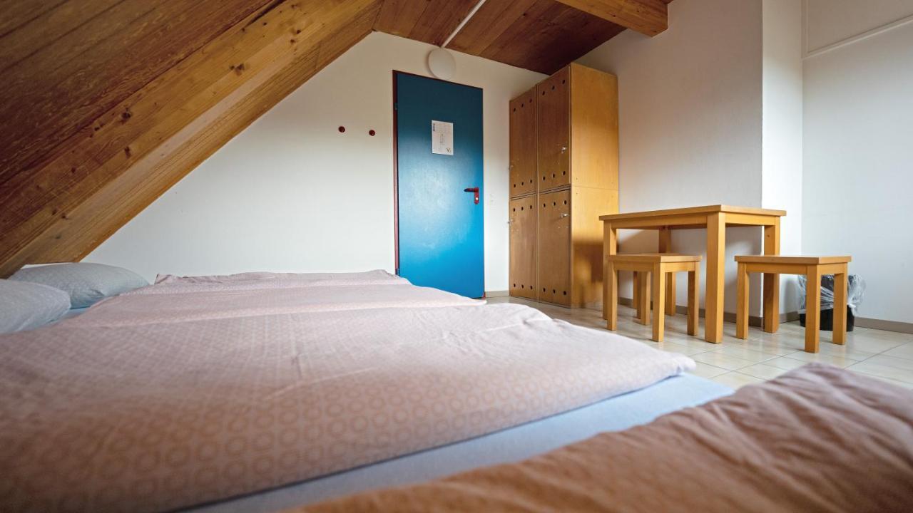 Delemont Youth Hostel Экстерьер фото