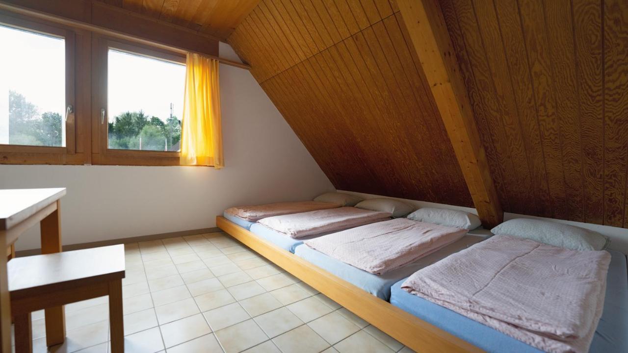Delemont Youth Hostel Экстерьер фото