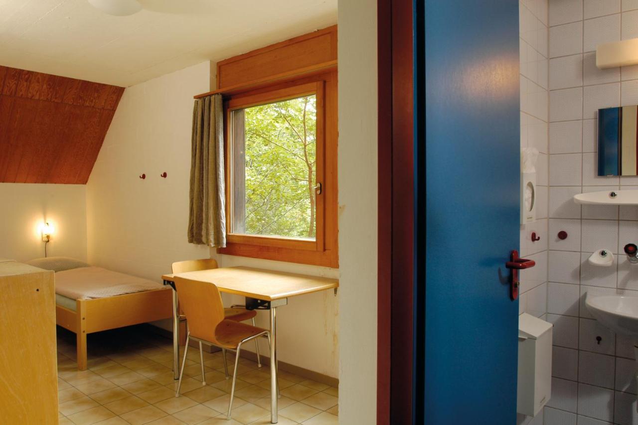 Delemont Youth Hostel Экстерьер фото